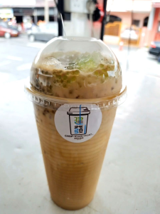 XiMug Milk Tea 金点絲襪奶茶  *HALAL CERTIFIED / HALAL DIJAMIN*  1 pack with 15 sachets / 15 bungkus dalam 1 pack / 1 包内含 15 小包  Ingredients: Instant Tea Powder Ximug Non Dairy Creamer Milk Powder Sugar. Ramuan: Serbuk Teh Segera Ximug Krimer S