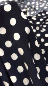 Vải thun rayon chấm bi trắng 10ly nền xanh đen dày vừa mềm rũ (khổ 1m6) may đầm váy đầm kiểu thiết kế thời trang