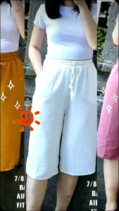 CELANA KULOT CRINGKLE 7/8 CELANA KULOT CRINGKLE PENDEK 7/8 JUMBO PINGGANG KARET MELAR