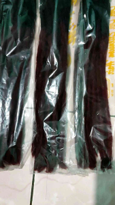 Rambut Gimbal 2 WarnaHitam - Merah MaroonUkuran 60 CmUkuran asli 60 Cm Lebih/12 Helai