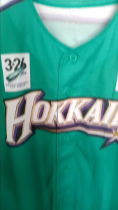 เสื้อผู้ชาย เสื้อคอกลม แขนสั้น มีกระดุมหน้าใช้งานได้จริง