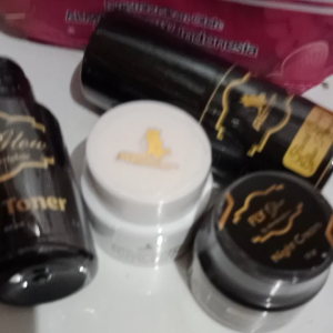Cream almaxiglow sepaket siang di ganti suns creen ( toner sabun cream malam sunscreen )