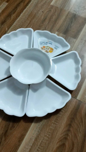 Bộ bát đĩa hoa mặt trời mã SP 6811 bao gồm 6 đĩa hình cánh hoa và 1 bat tô hình hoa hàng cao cấp việt nhật