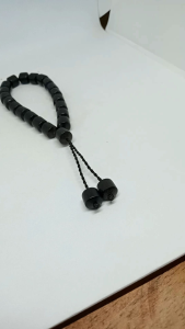 Gelang Kayu Kelor Hitam Motif Marjan Benang Tarik H185