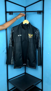 jaket ERSPO timnas indonesia kualitas GO logo garuda timbul karet // jaket ERSPO timnas indonesia warna hitam // jaket ERSPO timnas indonesia