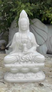 Tượng Phật Quan Âm ngồi cao 35cm đá non nước nguyên khối.