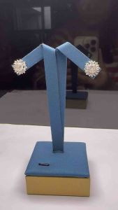 Bông tai vàng trắng - đính 2 viên moiss 100 giác 72li.