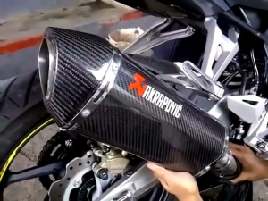KNALPOT AKRAPOVIC [Free Peredam] NMAX PCX AEROX VARIO 125 150 BEAT SCOOPY LEXI MIO J M3 DLL - Suara Ngebass Bulat Padat, Bahan Fullstainless Leher Cacing