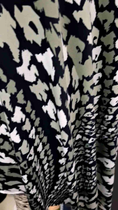 เกาหลี ผ้าม้วนตัดแบ่งขายเป็นเมตร ผ้าหน้ากว้าง60" เป็นผ้ายืดเนื้อITY พิมลาย ลายสวย เนื้อดี