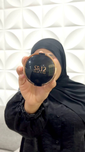 Bedak SR12 Daily Cover Compact Powder Cantik Alami Bebas Keringat Tahan Lama untuk Kulit Sensitif