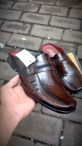 Sepatu Sandal Selop Kulit Pria
