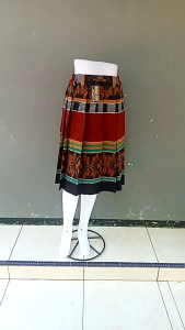 Rok Tenun Khas Jepara: WIRU & Rok Wanita Tradisional