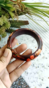 Gelang Batik Kayu Estetik: Desain Unik & Aksesori Formal