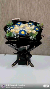 Crochet Flowers Daisy Ferrero Rocher Chocolate Ball Flower Bouquet ROM/Wedding/Engagement/Anniversary/Birthday/Graduation/NS POP/Hari Raya/Diwali/Mothers Day/Fathers Day/Valentine
