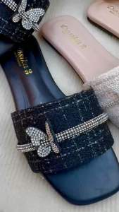 รองเท้าแตะผีเสื้อ