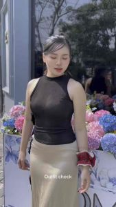 BARE_Áo ba lỗ croptop nữ vải nhũ ánh kim áo sát nách nữ tthiết kế hoa hông sành điệu sang chảnh -
