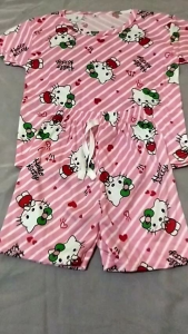 Setelan Anak Perempuan: Desain & Aksesoris