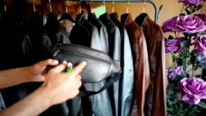 Waistbag Kulit Domba Pria: Tas Slempang Anti Api & Anti Air