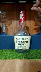 Vỏ chai Makers Mark trưng bày decor (rỗng)