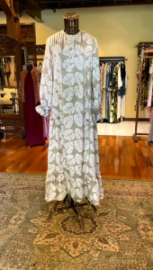 Caroline Dress by Dian Pelangi LIMITED EDITION Busana Muslim Baju Maxi Gamis Abaya Kaftan Gaun Outfit Busui Lebaran Casual Formal Wanita Hijaber Cantik Anggun Modis Modern Simple Elegan Mewah Model Korea Terbaru Motif Batik Abstrak Hand Made Kekinian