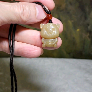 Premium natural Nephrite caramel brown 3 dimensional Tiger Jade pendant (with certificate) 和田玉且末糖立体老虎吊坠(带证书)