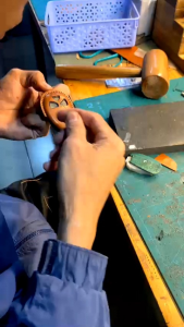 Bao da chìa khó xe Peugeot làm thủ công