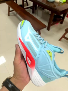 MOMENTUM LOW SUPER PREMIUM FREE KAOS KAKI+TAS