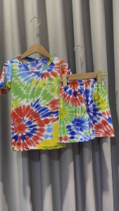 ชุดเด็ก ลายมัดย้อม ลายสงกรานต์ แขนสั้นขาสั้น ผ้าไมโคร นิ่มบางเบาใส่สบายสีสดซักง่ายสีไม่ตก(ส+ส) มัดย้อม สีแฉก