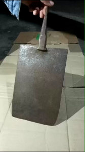 Bahan Cangkul Isen - Lempak Baja Tebal & Sekop Tanah Tajam