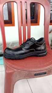 sepatu safety kulit sapi asli ujung besi