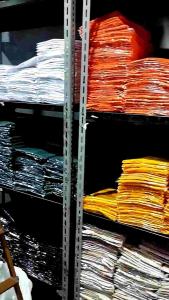 Kaos Polos Katun Combed Hijau Botol: Pilihan Nyaman untuk Musim Panas