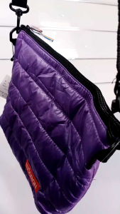 Tas Selempang Poliester Lembut: Desain Ergonomis & Lapisan Busa Untuk Kenyamanan