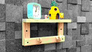 Rak Dinding tempel|Gantungan baju dan rak minyak wangi