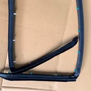 ยางประตูชายล่าง ยางขอบประตู เส้นล่างรถตู้ หมอน LH 112 ของใหม่ ตรงรุ่น เปิดโอกาสใหม่ การค้าส่งผ่านคลินิกเพื่อสร้างความสะอาดใส