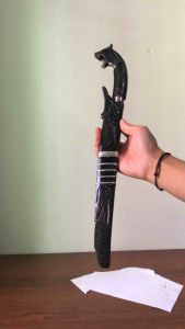 Pisau macan ukir
