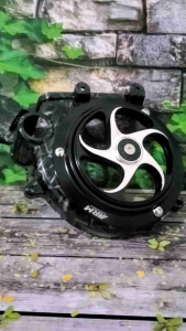 TERMURAH SPINNER VESPA PNP BEAT DELUXE SCOOPY PRESTIGE TUTUP COVER KIPAS CARBON FORGET PLUS SPINER PNP BEAT NEW 2020 - 2023 TUTUP KIPAS SPINER SCOOPY NEW 2020 - 2023 CARBON FORGET\\n\\n Apa Itu Spinner Vespa PNP & Beat Deluxe?\\nSpinner Vespa PNP dan Beat Deluxe adalah aksesoris kustom yang dirancang untuk meningkatkan penampilan dan performa kendaraan Anda. Spinner ini biasanya terbuat dari bahan berkualitas tinggi seperti logam atau plastik yang tahan lama dan aman digunakan.\\n\\n Kelebihan Spinner Vespa PNP & Beat Deluxe\\nBerikut ini adalah beberapa kelebihan yang dapat Anda rasakan ketika menggunakan spinner Vespa PNP dan Beat Deluxe:\\n\\n- Meningkatkan estetika kendaraan Anda\\n- Mengurangi suara bising pada mesin\\n- Menambah daya cengkeram pada ban\\n\\n Cara Menggunakan Spinner Vespa PNP & Beat Deluxe\\nBerikut ini adalah cara menggunakan spinner Vespa PNP dan Beat Deluxe:\\n\\n1. Pastikan kendaraan Anda dalam keadaan mati dan diam.\\n2. Pasang spinner pada roda kendaraan Anda sesuai dengan petunjuk yang diberikan oleh produsen.\\n3. Jangan lupa untuk mengecek kembali pasangan spinner setelah beberapa waktu pemakaian untuk memastikan keamanannya.\\n\\n Aksesoris Scoopy Prestige & Tutup Kipas Carbon\\nTutup kipas carbon adalah aksesoris yang dirancang untuk melindungi kipas mesin kendaraan Anda dari kerusakan akibat debu dan kotoran. Tutup kipas carbon biasanya terbuat dari bahan karbon yang tahan lama dan aman digunakan.\\n\\n Kelebihan Tutup Kipas Carbon Untuk Vespa\\nBerikut ini adalah beberapa kelebihan yang dapat Anda rasakan ketika menggunakan tutup kipas carbon untuk Vespa:\\n\\n- Melindungi kipas mesin dari kerusakan akibat debu dan kotoran\\n- Meningkatkan estetika kendaraan Anda\\n- Mengurangi suara bising pada mesin\\n\\n Cara Menggunakan Tutup Kipas Carbon Untuk Vespa\\nBerikut ini adalah cara menggunakan tutup kipas carbon untuk Vespa:\\n\\n1. Pastikan kendaraan Anda dalam keadaan mati dan diam.\\n2. Pasang tutup kipas carbon pada mesin kendaraan Anda sesuai dengan petunjuk yang diberikan oleh produsen.\\n3. Jangan lupa untuk mengecek kembali pasangan tutup kipas carbon setelah beberapa waktu pemakaian untuk memastikan keamanannya.\\n\\n Suku Cadang Vespa 2020-2023 & Tutup Kipas Spiner\\nTutup kipas spiner adalah aksesoris yang dirancang untuk melindungi kipas mesin kendaraan Anda dari kerusakan akibat debu dan kotoran. Tutup kipas spiner biasanya terbuat dari bahan berkualitas tinggi yang tahan lama dan aman digunakan.\\n\\n Kelebihan Tutup Kipas Spiner Untuk Scoopy New 2020 - 2023\\nBerikut ini adalah beberapa kelebihan yang dapat Anda rasakan ketika menggunakan tutup kipas spiner untuk Scoopy New 2020 - 2023:\\n\\n- Melindungi kipas mesin dari kerusakan akibat debu dan kotoran\\n- Meningkatkan estetika kendaraan Anda\\n- Mengurangi suara bising pada mesin\\n\\n Cara Menggunakan Tutup Kipas Spiner Untuk Scoopy New 2020 - 2023\\nBerikut ini adalah cara menggunakan tutup kipas spiner untuk Scoopy New 2020 - 2023:\\n\\n1. Pastikan kendaraan Anda dalam keadaan mati dan diam.\\n2. Pasang tutup kipas spiner pada mesin kendaraan Anda sesuai dengan petunjuk yang diberikan oleh produsen.\\n3. Jangan lupa untuk mengecek kembali pasangan tutup kipas spiner setelah beberapa waktu pemakaian untuk memastikan keamanannya.\\n\\n Kesimpulan & Saran Penggunaan\\nSpinner Vespa PNP, Beat Deluxe, tutup kipas carbon, dan tutup kipas spiner adalah aksesoris yang dapat meningkatkan penampilan dan performa kendaraan Anda. Pastikan untuk memilih produk berkualitas tinggi dan sesuai dengan kendaraan Anda. Jangan lupa untuk selalu mematuhi peraturan lalu lintas dan menjaga keamanan saat berkendara.\"