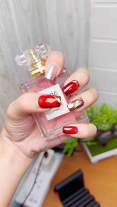 เล็บเจลแท้สำเร็จรูป แถมกาว แถมตะไบ ติดง่ายๆแค่ไม่เกิน5นาที สวยเลย (มือ)