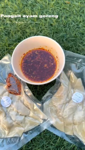 pangsit ayam goreng/rebus sambal chilioil pangsit ayam wonton pangsit wonton asli bandung pangsit ayam pangsit chili oil pedas pangsit viral cemilan bandung