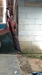 Golok Kerja Kebun Patimura Model DR Murah Bahan Sarung Kayu Rasamala Sedang Fulltang Baja Per Khas Cibatu Produk Lokal