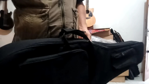 Semi Gigbag Gitar Elektrik untuk all model kecuali gitar yang bentuknya extrem