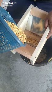 GILINGAN PEMECAH KEDELAI MANUAL