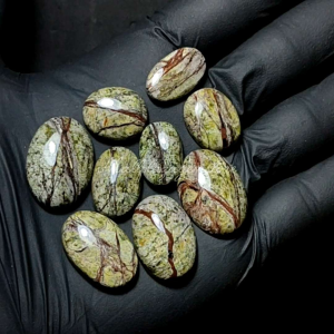 Batu Badar Besi Hijau Urat Merah: Magnet Nempel Asli Natural