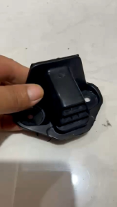 KARET BANTALAN STOPER PINTU BAGASI MOBIL INNOVA ORIGINAL