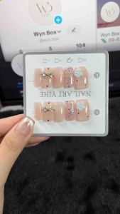 Nailbox thiết kế N19 – Mắt mèo Hồng Baby charm nơ (Tặng hộp kính + keo + miếng dán + dũa)