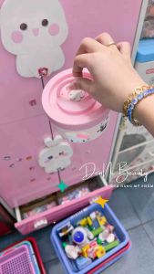 Hộp nhựa đựng thực phẩm mỹ phẩm kèm Charm Sticker Kitty 650g - Hủ đựng kem body - Mỹ Phẩm Denni