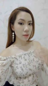 Gianna Pearl Hook Earrings Anting Drop Untai Mutiara Panjang Korea Korean Style