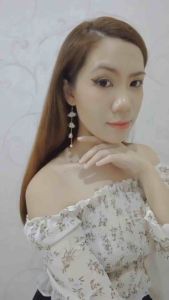 Anting Bunga Korea: Anting Elegan & Desain Unik