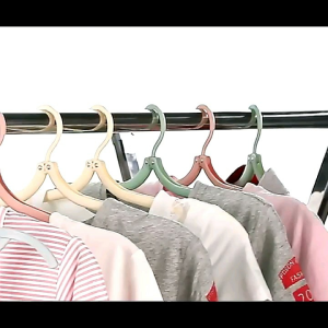 Hanger Lipat Gantungan Baju Travel Plastik Portable Traveling Cantolan Pakaian