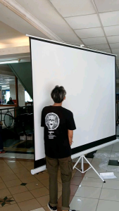 Layar Proyektor Tripod 120 format 4:3 lebar 250cm x 180cm/Layar Proyektor Tripod 120"