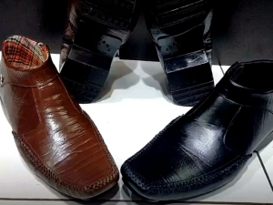 Sepatu pantofel pakai tali bahan full kulit boot formal playboy di jahit keliling